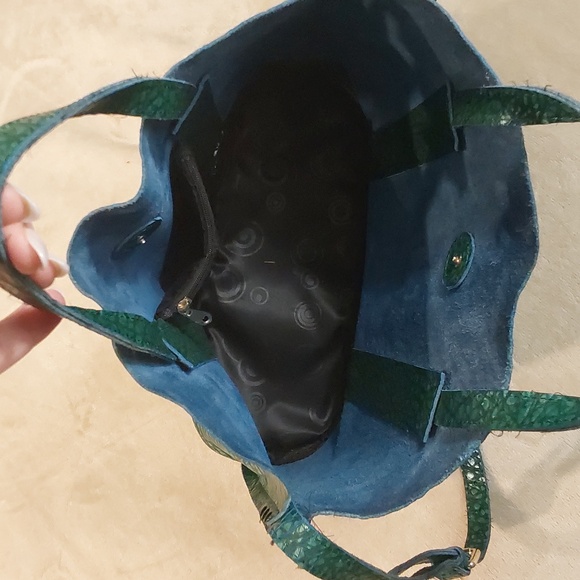 Green Textured Leather With Gold Hardware Crossbody, Sholder Hand Bag Tote - Picture 8 of 13